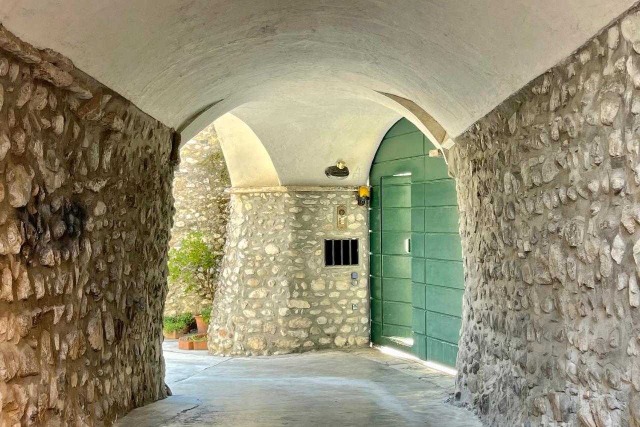 Borgo Dei Sogni Apartment San Felice del Benaco Exterior photo