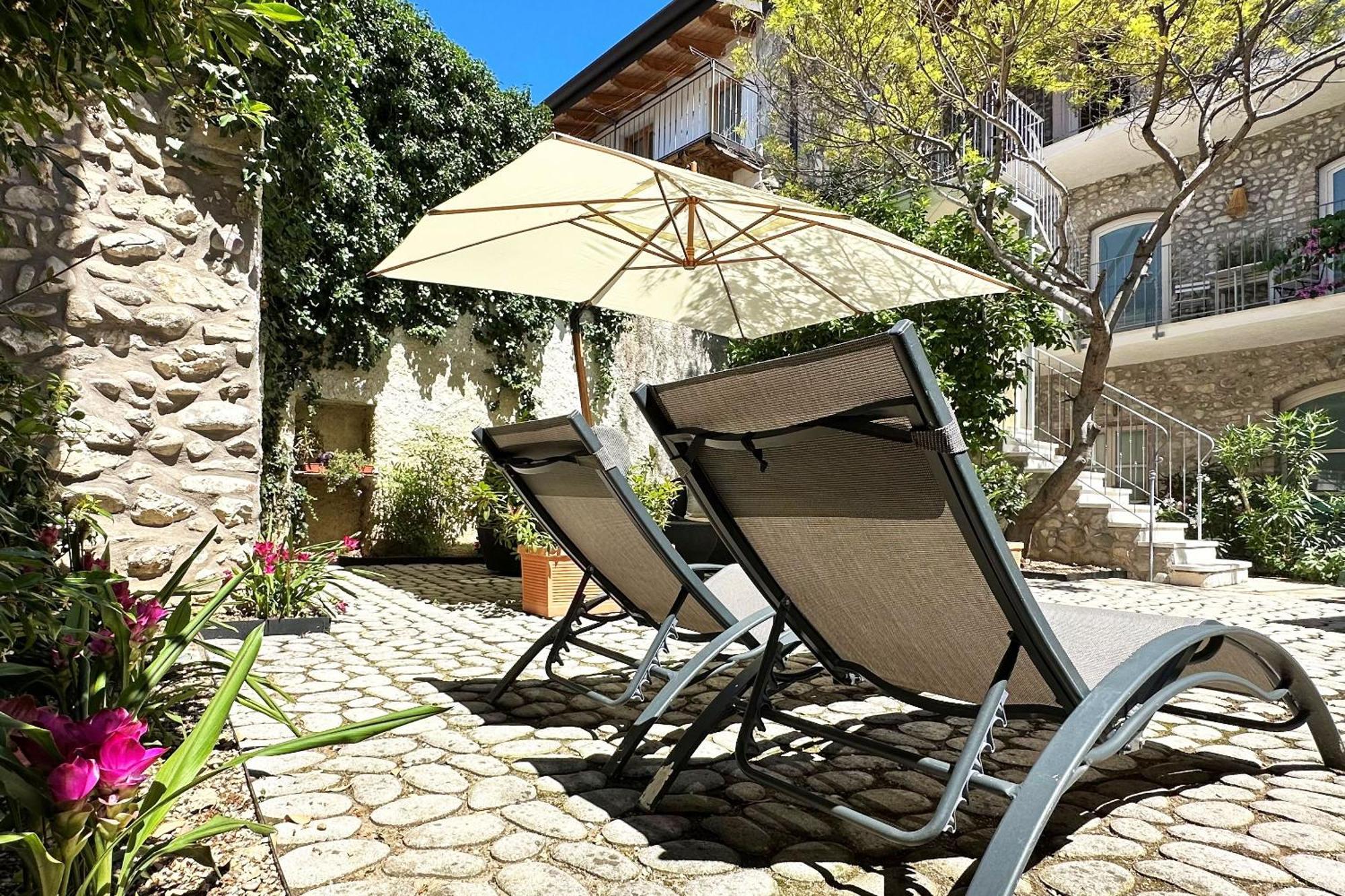 Borgo Dei Sogni Apartment San Felice del Benaco Exterior photo
